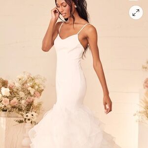 Lulu's Elegant White Wedding Dress with Ruffled Hem